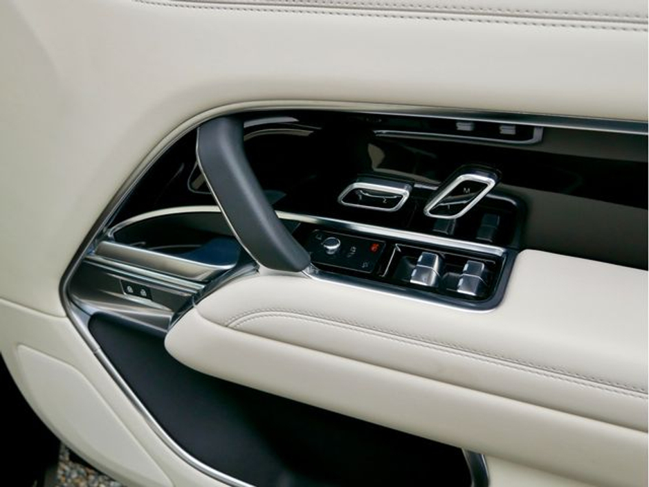 2023 Land Rover Range Rover - image 18