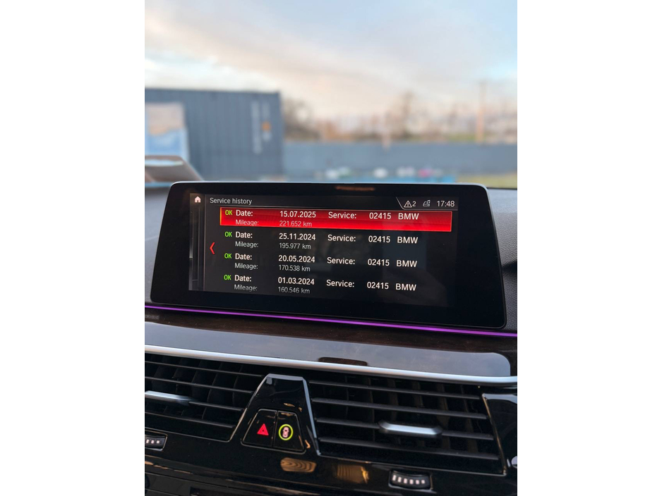 2019 BMW 5 Series - image 39