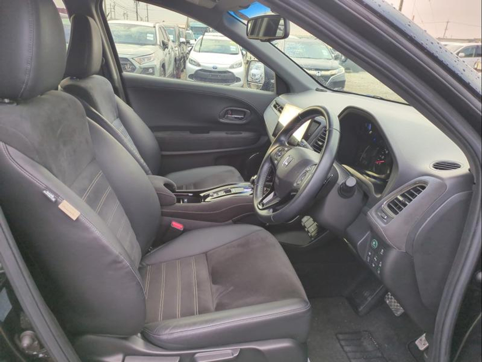 2016 Honda Vezel - image 2