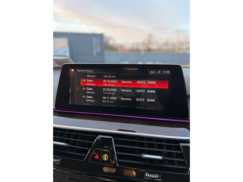 2019 BMW 5 Series - image 37