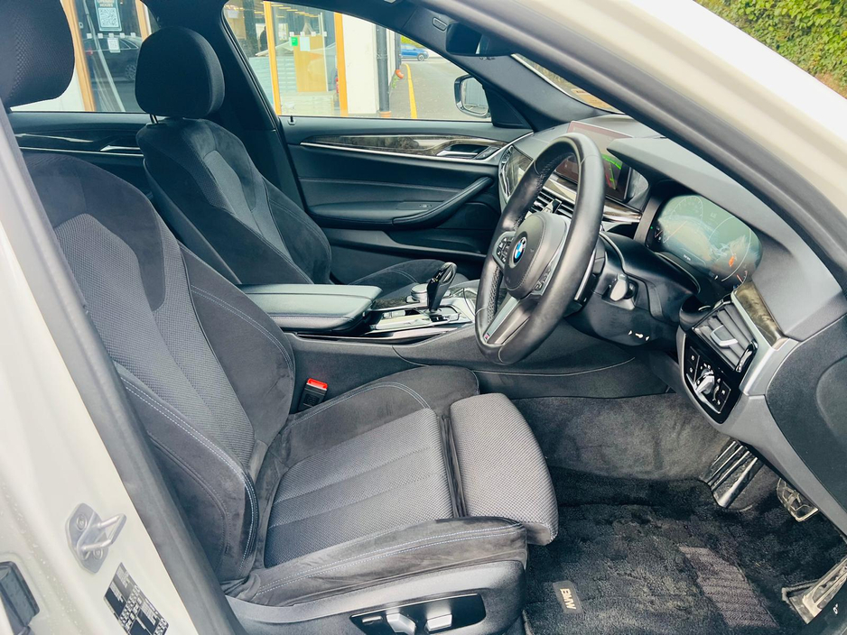 2018 BMW 5 Series - image 8
