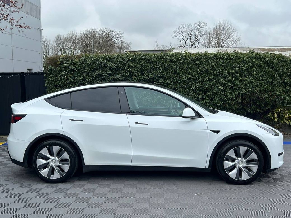 2023 Tesla Model Y - image 3