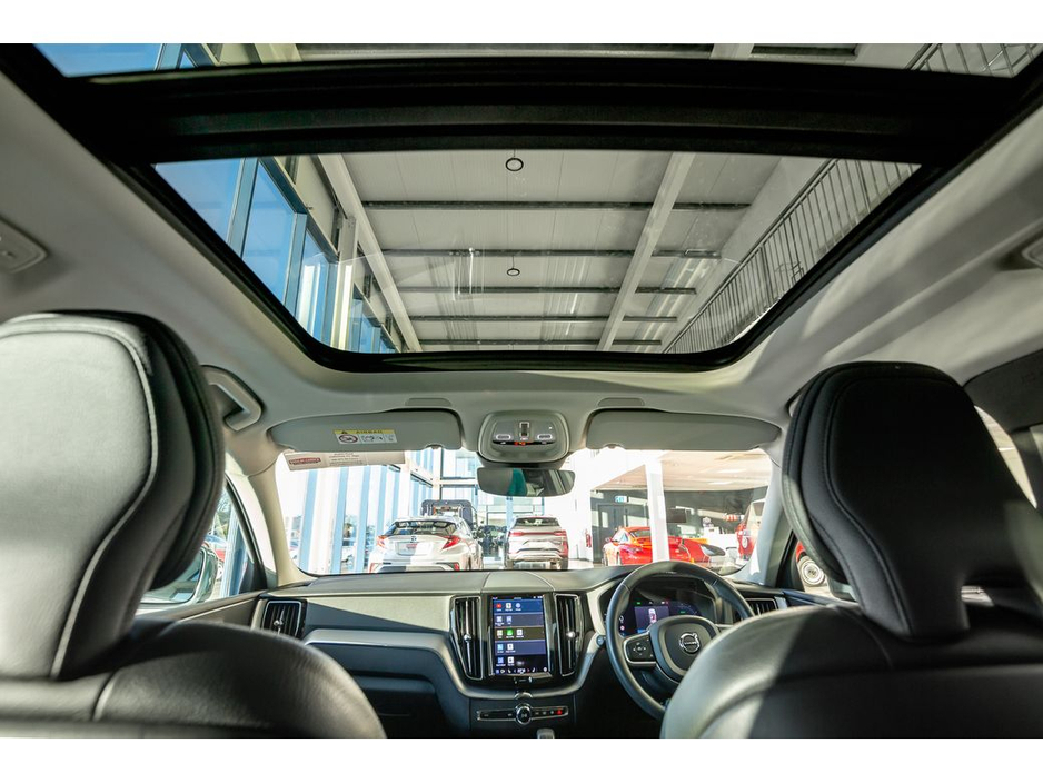 2022 Volvo XC60 T6 CORE BRIGHT SUNROOF 350BHP AWD €42,899