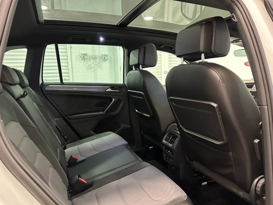 2019 Volkswagen Tiguan - image 39
