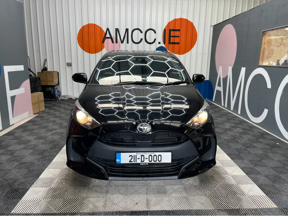 2021 Toyota Yaris - image 6