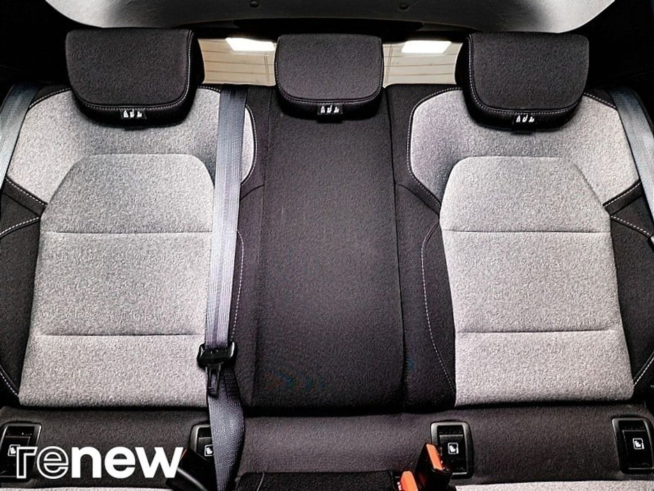 2025 Renault Clio - image 6