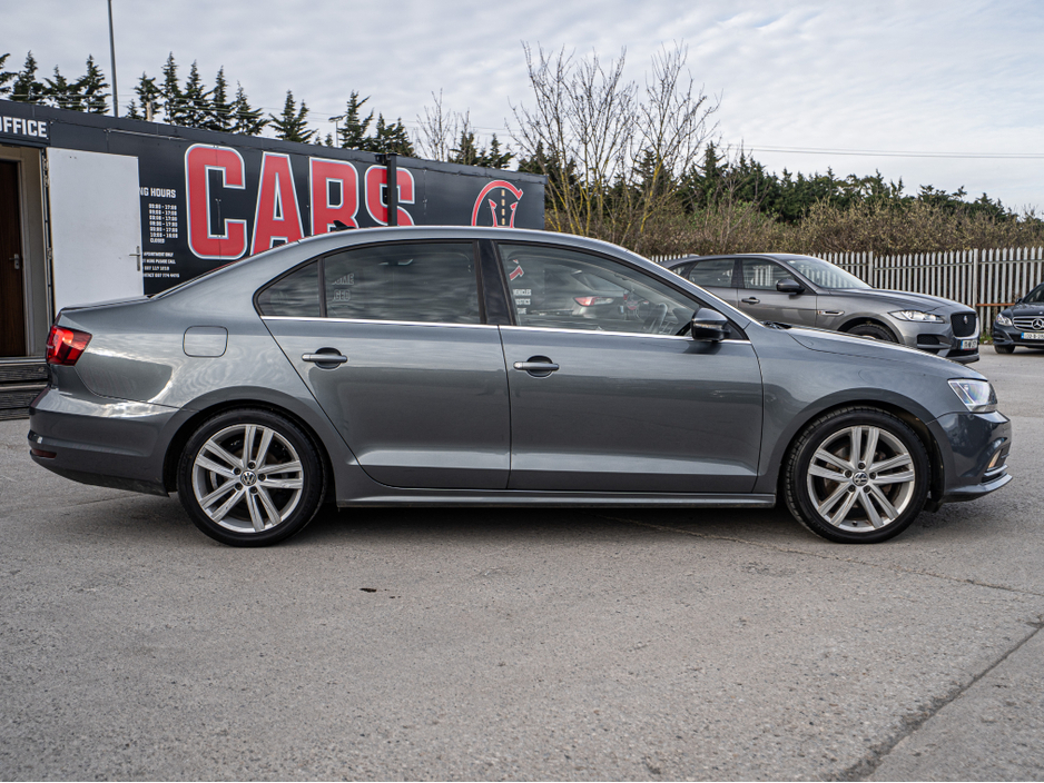 2017 Volkswagen Jetta - image 13