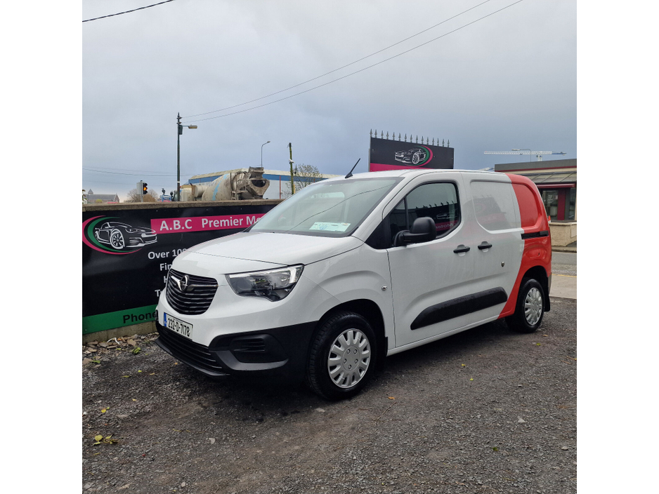 2023 Opel Combo - image 2