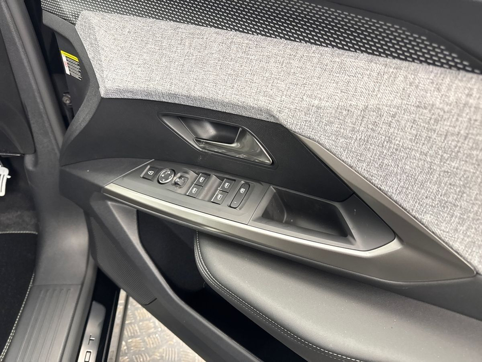 2026 Peugeot 5008 - image 11