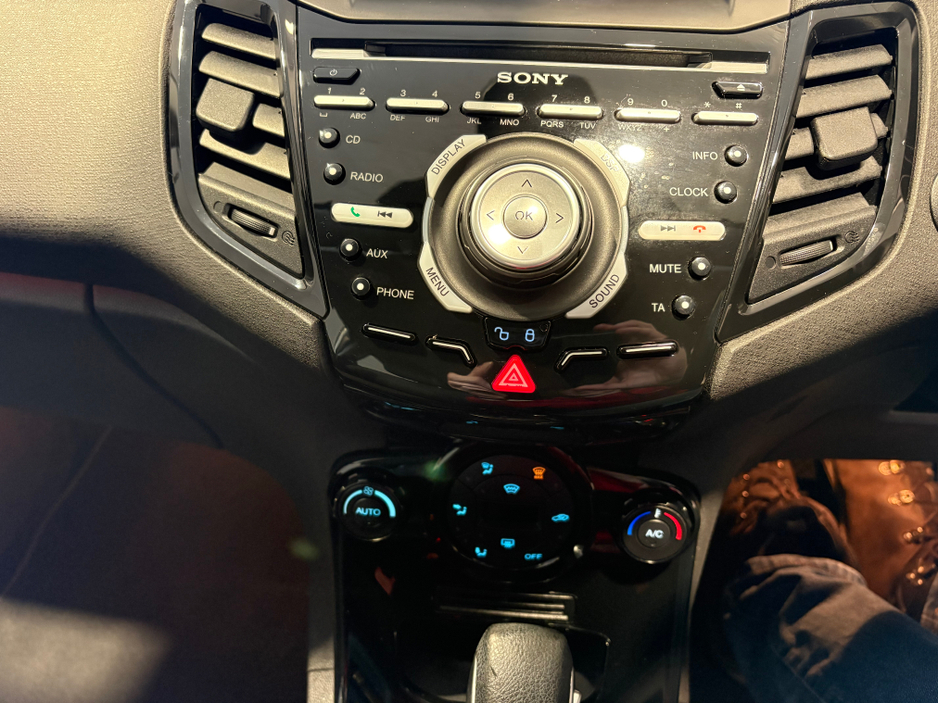 2016 Ford Fiesta Auto - Low KMs - Body Kit - 2 Yrs NCT €11,700