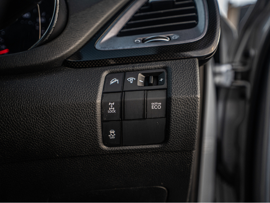 2014 Hyundai Santa Fe - image 19