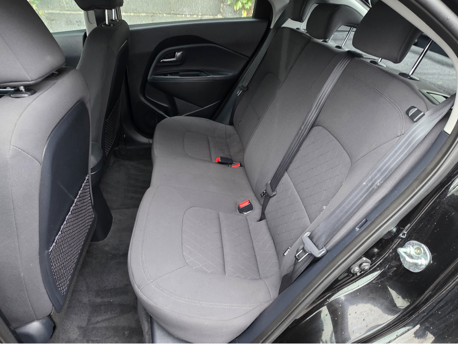 2016 Kia Rio - image 13