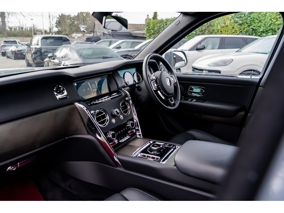 2023 Rolls-Royce Cullinan  €489,950