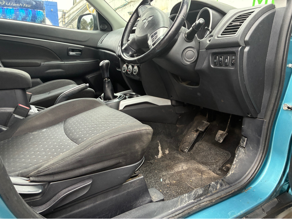 2011 Mitsubishi ASX - image 23