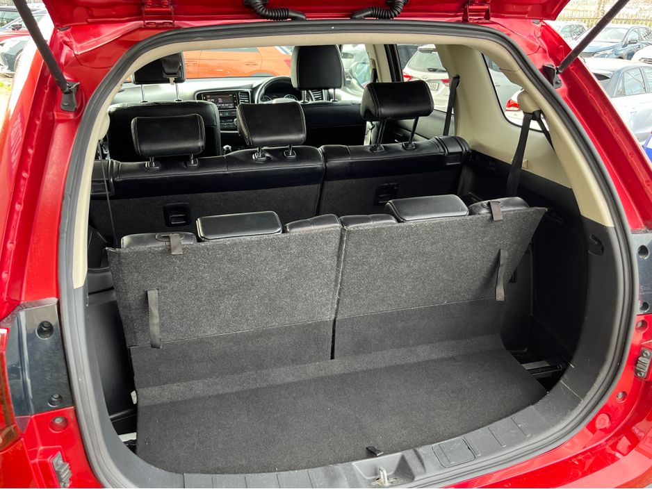 2018 Mitsubishi Outlander - image 9