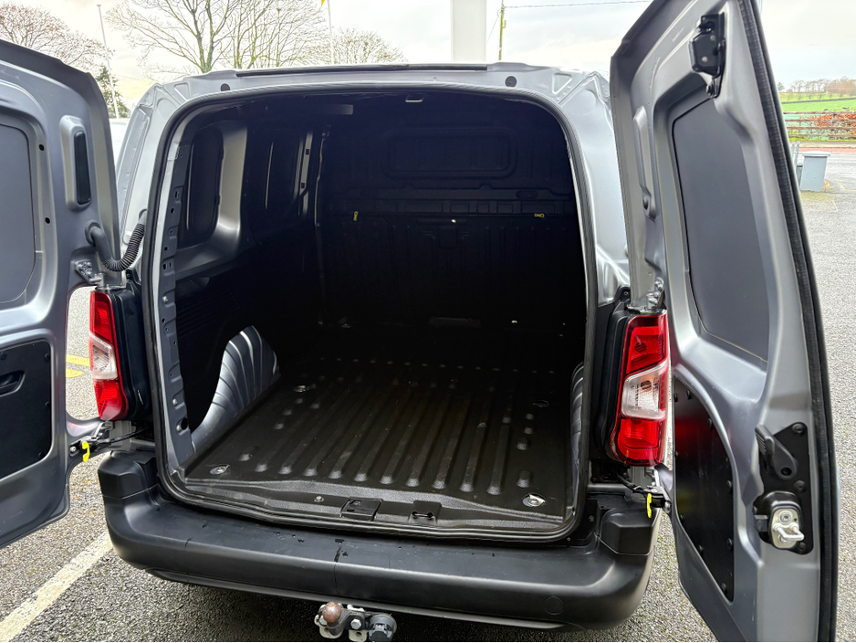 2023 Citroen Berlingo LX BLUEHDI 100 MWB 65 €19,995