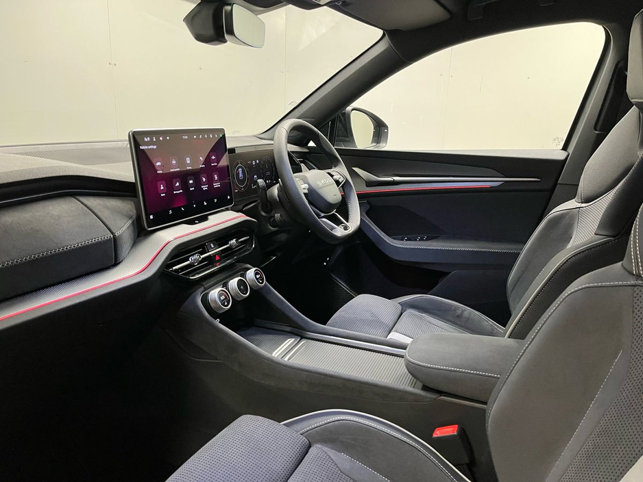 2025 Skoda Kodiaq Sportline IV 1.5TSi PHEV 204BHP - Reversing Camera - Climate Control - Sat Nav - Heated Seats - Keyless Start - Apple CarPlay/Android Auto €53,950
