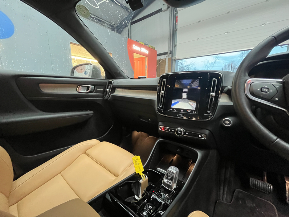 2020 Volvo XC40 €30950! 2020 VOLVO XC40 RECHARGE PLUG-IN HYBRID T5 1.5 AUTOMATIC / CRUISE CONTROL / 360° PARKING CAMERA / ELECTRIC MEMORY & HEATED SEATS / PANORAMIC SUNROOF / HEATED STEERING WHEEL / APPLE CARPLAY €30,950