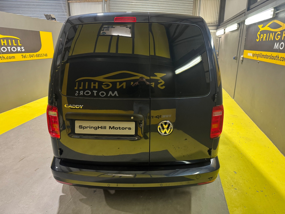 2020 Volkswagen Caddy - image 6