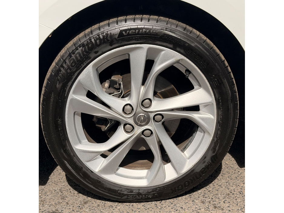 2021 Opel Astra - image 14