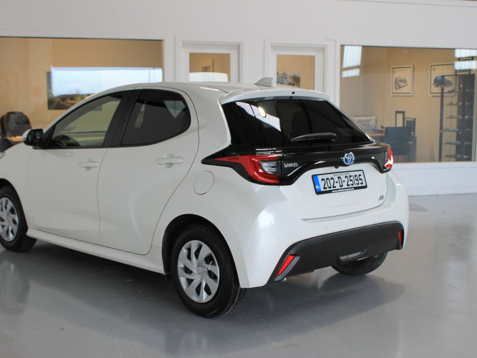 2020 Toyota Yaris 6aa-mxph10 €15,999