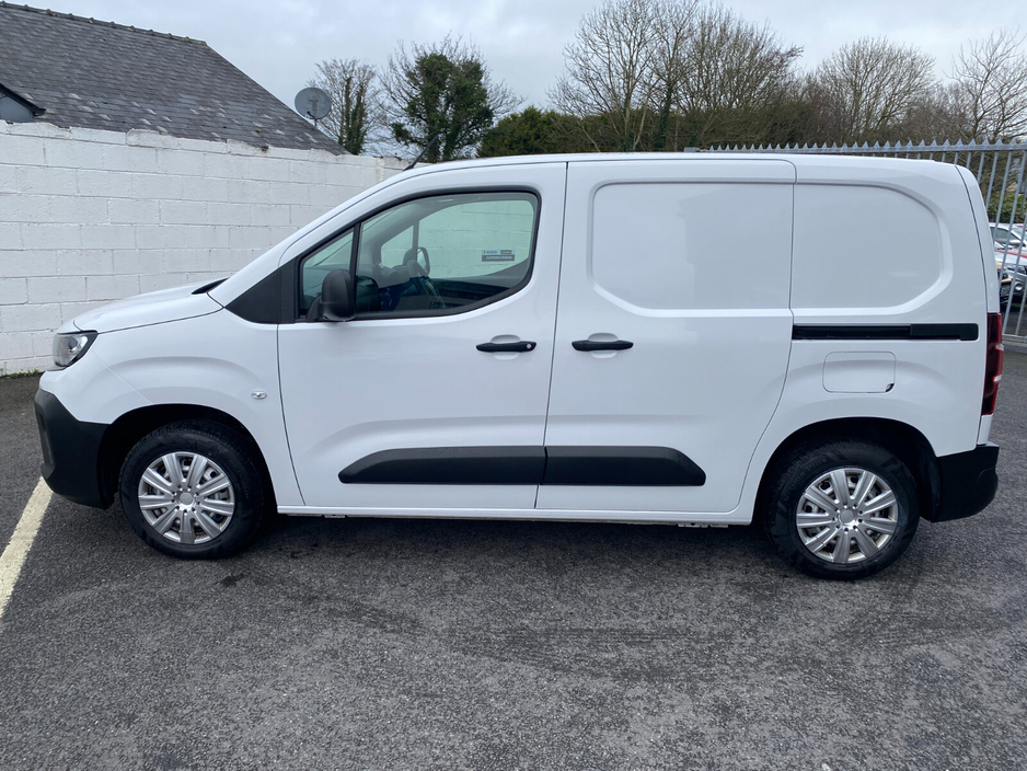 2024 Opel Combo  €20,950