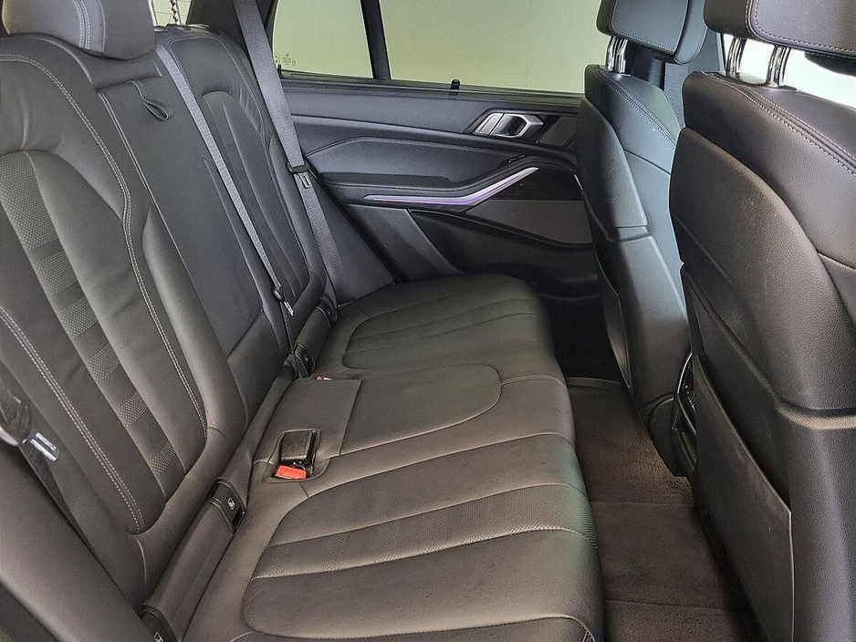 2021 BMW X5 - image 11