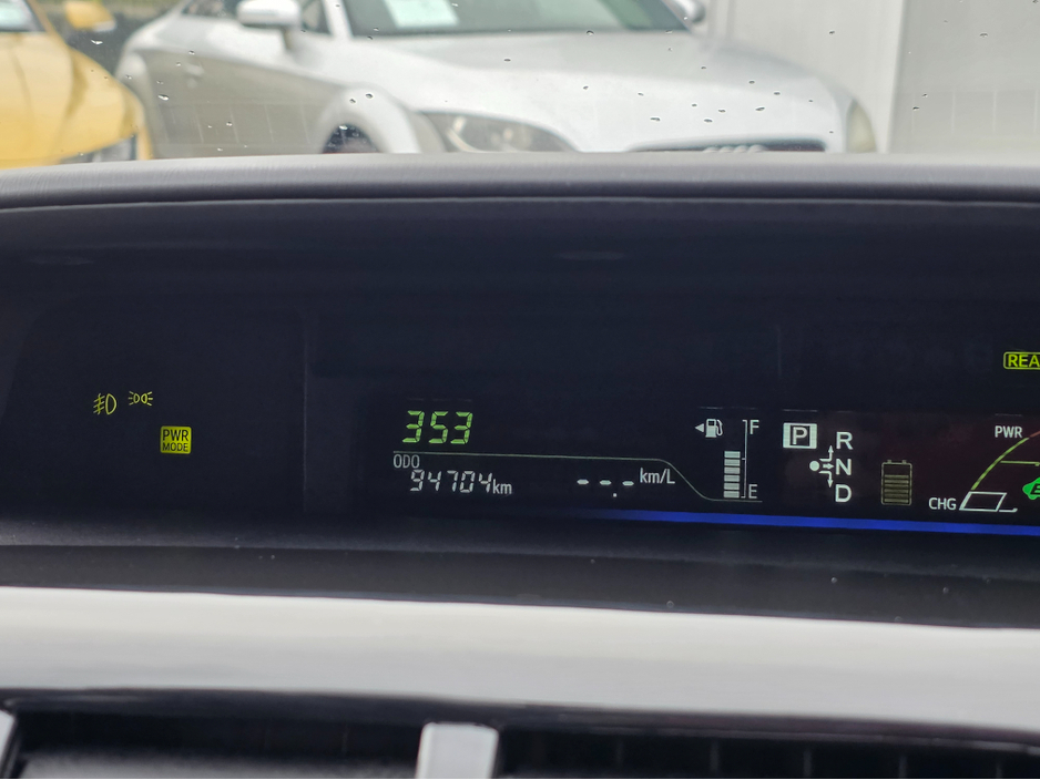 2014 Toyota Prius Alpha (7 Seater) - SELF CHARGING HYBRID -ALLOYS - REVERSE CAMERA - SIMI DEALER - LOW ROAD TAX BAND €14,450