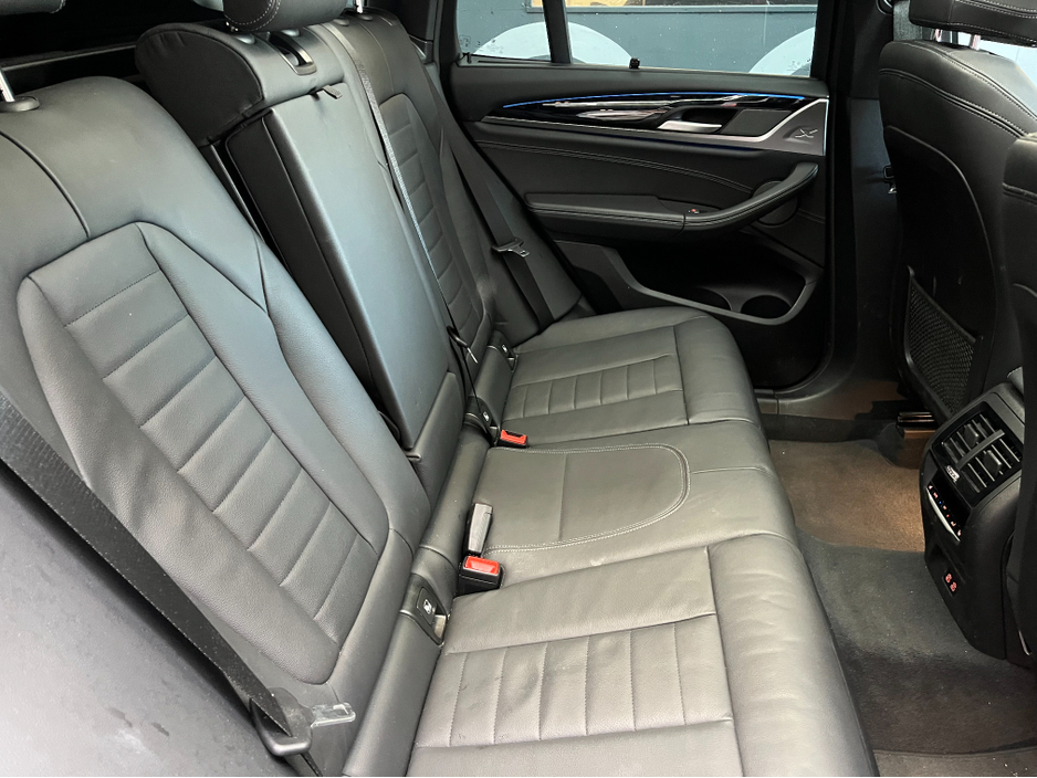 2020 BMW X3 2020 BMW X5XDRIVE 30E M-SPORT EDITION JOY 2.0 AUTOMATIC / CRUISE CONTROL / 360° PARKING CAMERA / ELECTRIC MEMORY HEATED FRONT & REAR SEATS / PANORAMIC SUNROOF / PADDLE SHIFTERS / APPLE CARPLAY