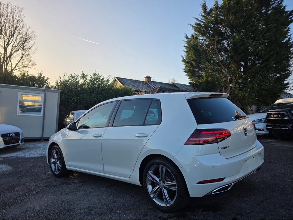 2019 Volkswagen Golf FULL CREAM LEATHER SEATS  ELECTRIC HEATED SEATS SAT NAV PACK - VIRTUAL CLOCKS -REVERSE CAMERA - NAVIGATION - CARPLAY - ANDROID AUTO- BLIND SPOT REAR TRAFFIC ASSIST - DISCOVER PRO €21,950