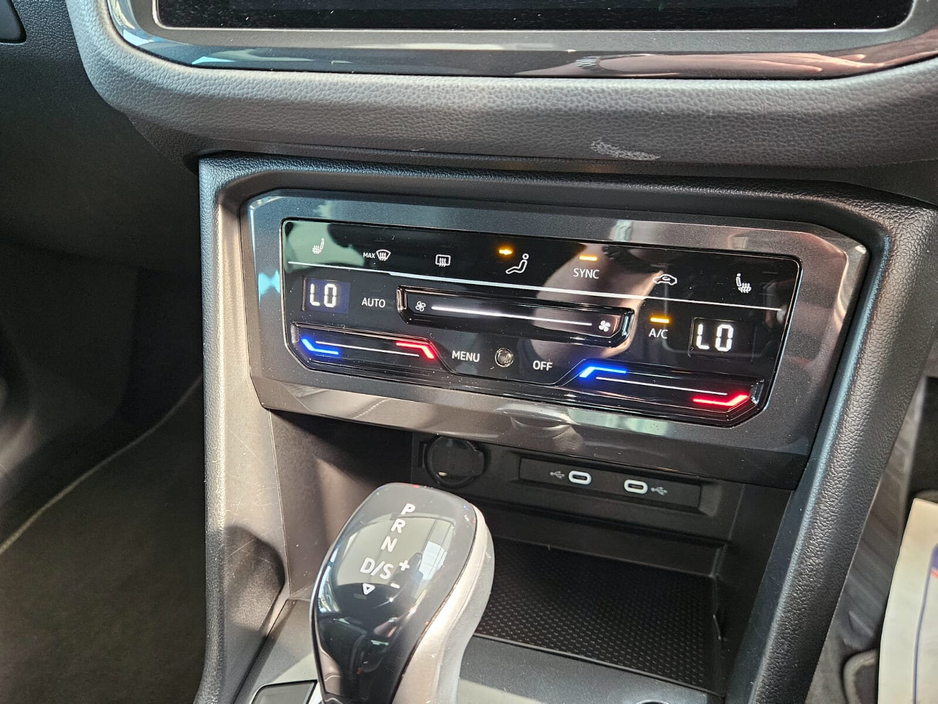 2023 Volkswagen Tiguan - image 14