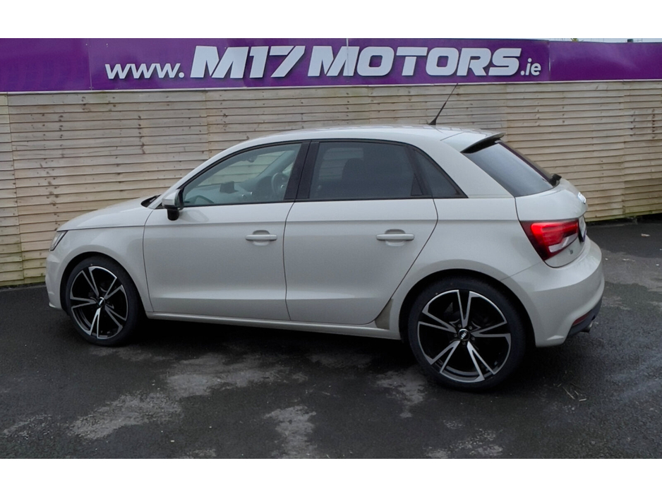 2016 Audi A1 - image 4