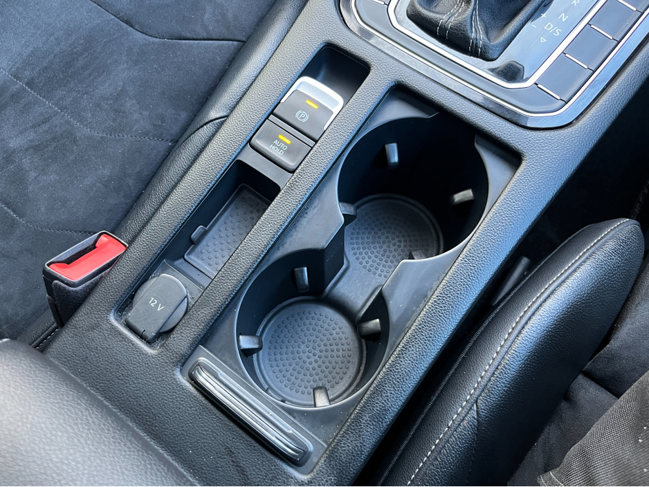 2020 Volkswagen Arteon R-LINE 240HP 4MOTION AUTOMATIC 2.0 DIESEL //HIGH SPEC//PANORAMIC GLASS ROOF//KEYLESS ENTRY//SAT NAV//HEATED FRONT AND REAR SEATS// €32,950