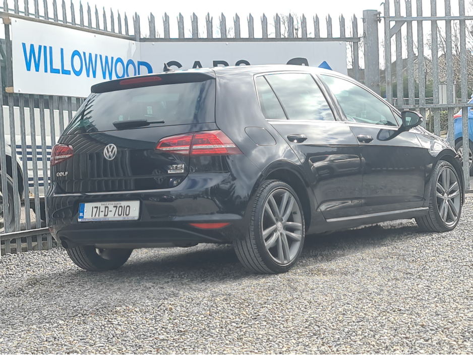 2017 Volkswagen Golf - image 2