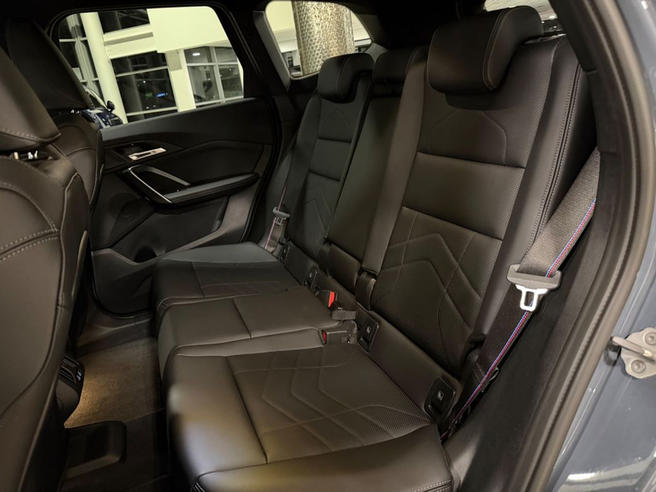 2025 BMW X1 - image 21