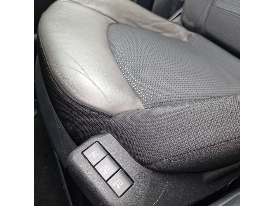 2015 Citroen Grand C4 Picasso - image 14