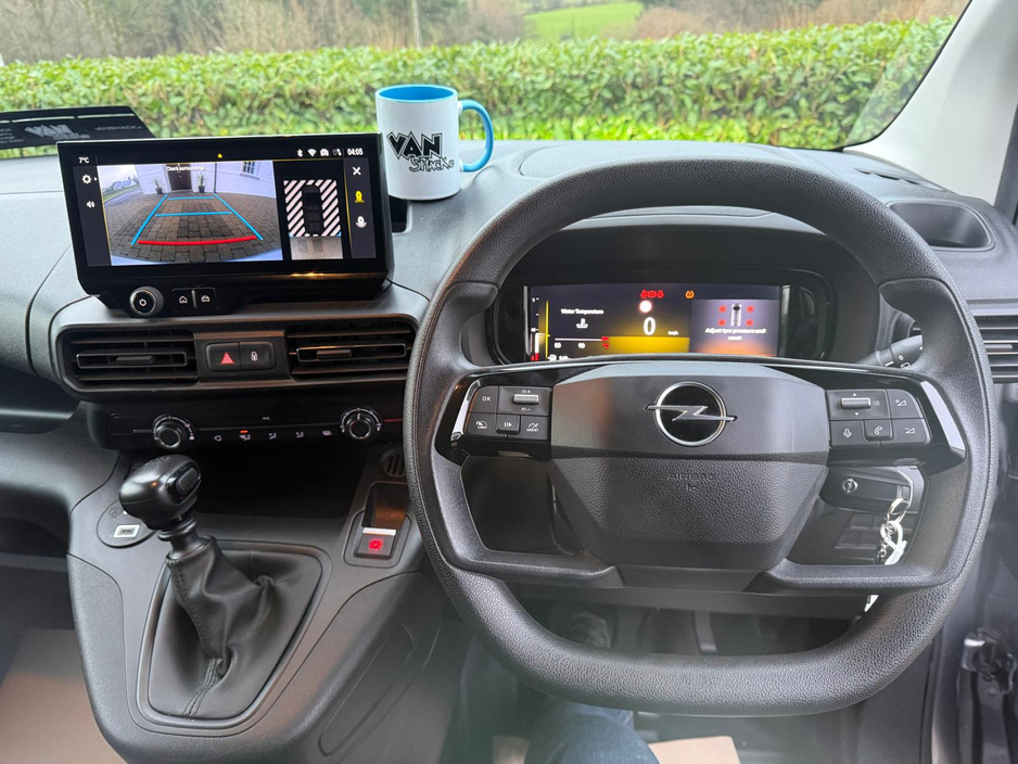 2024 Opel Combo SPORT L1H1-1.5 100PS D-6SP NO VAT! €23,450