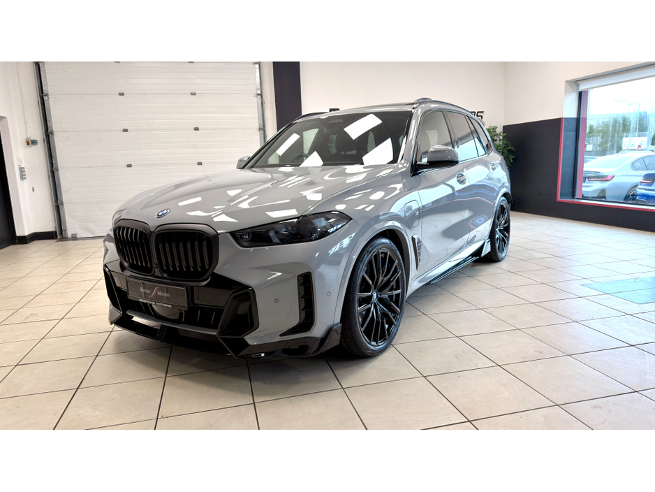 2025 BMW X5 - image 24