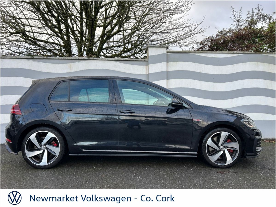 2020 Volkswagen Golf - image 2