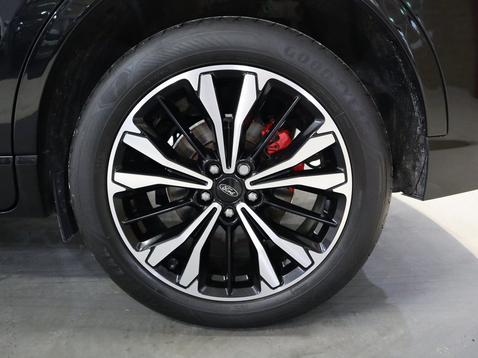 2022 Ford Kuga - image 29