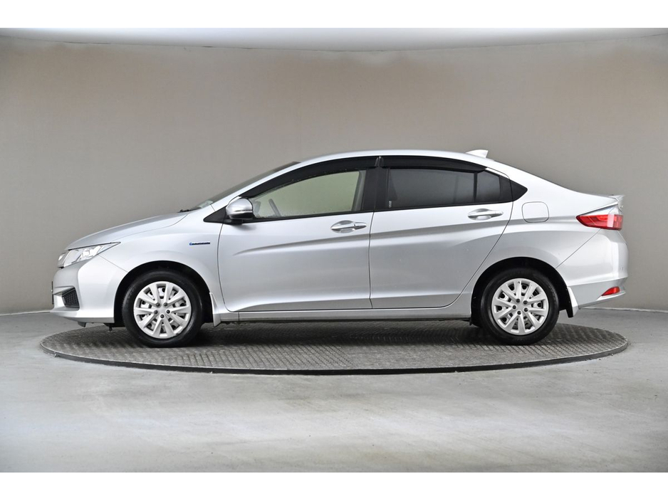 2015 Honda Grace - image 5