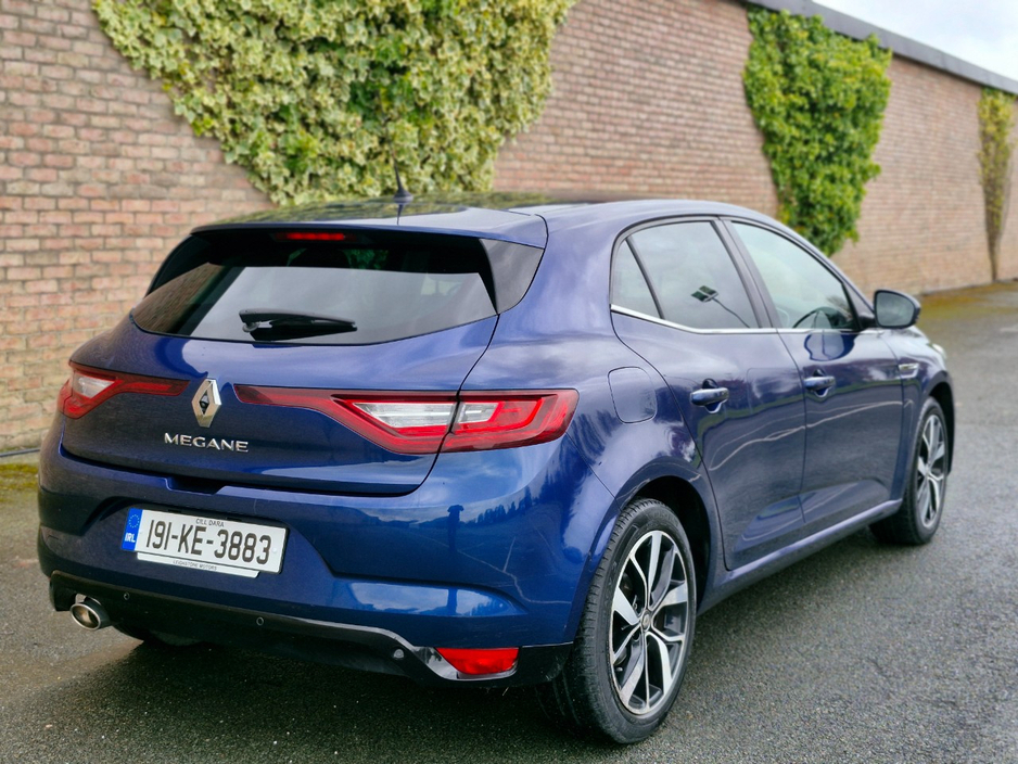 2019 Renault Megane - image 13