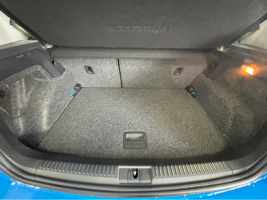 2015 Volkswagen Polo - image 10