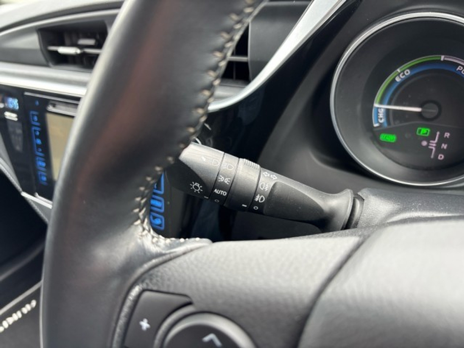 2018 Toyota Auris - image 15