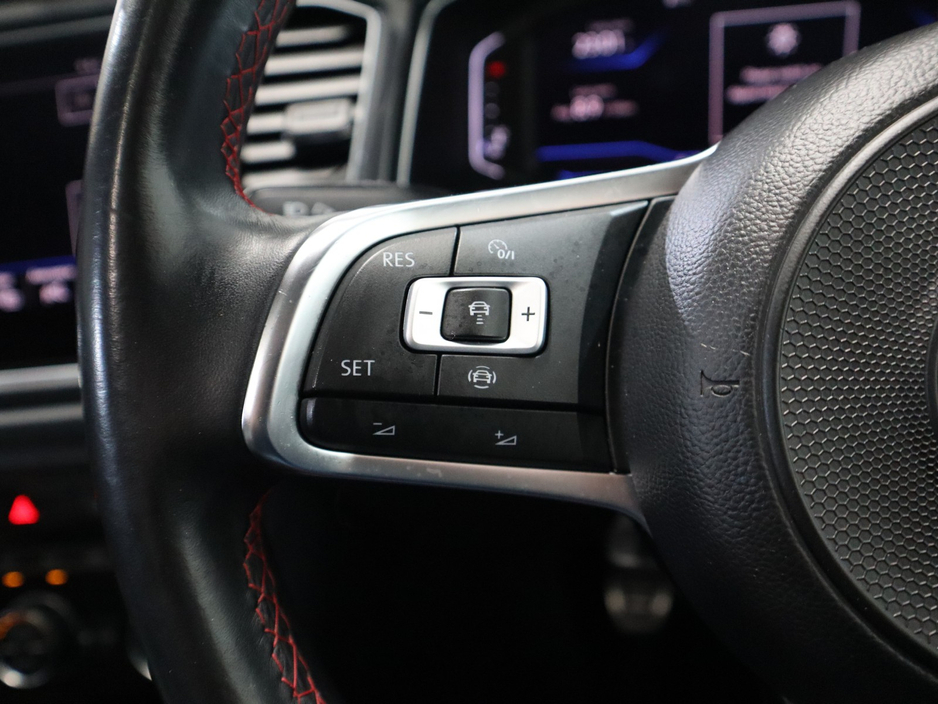 2019 Volkswagen T-Roc *80* SPORT 1.5 TSI MANUAL 6SPEED FWD 150HP 5 5DR €19,800