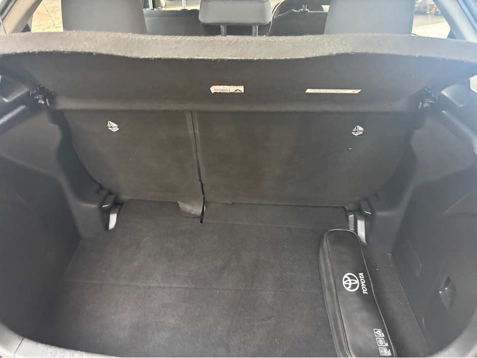 2021 Toyota Yaris - image 7