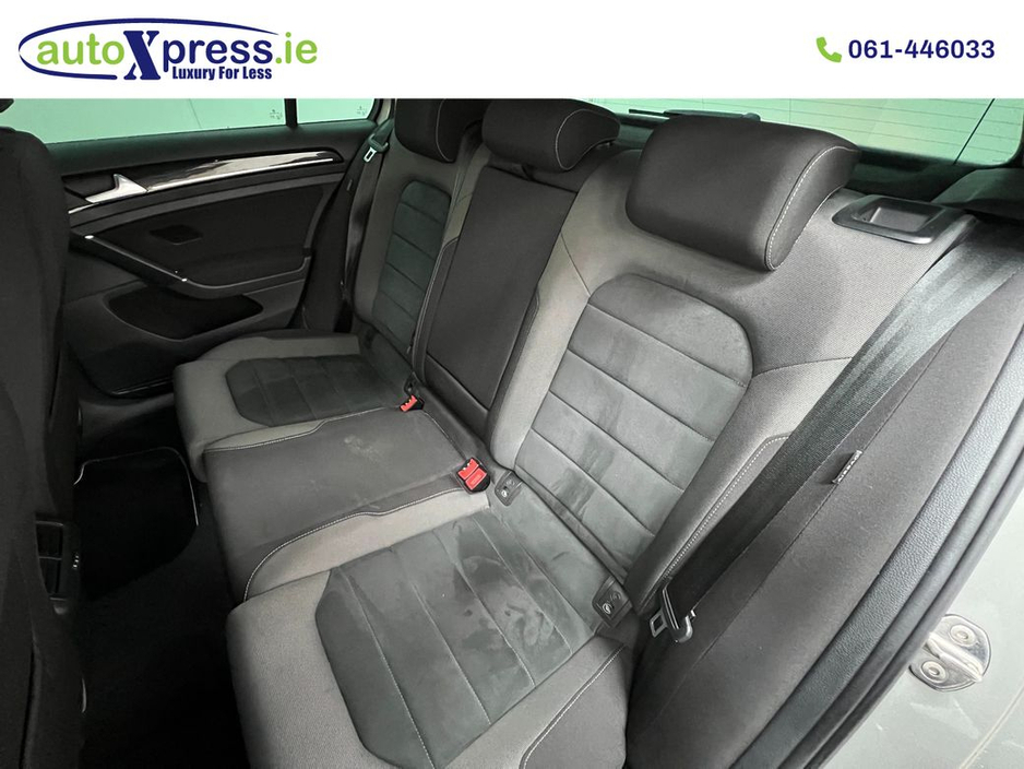 2017 Volkswagen Golf - image 4