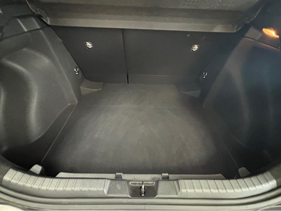 2018 Toyota Corolla - image 11