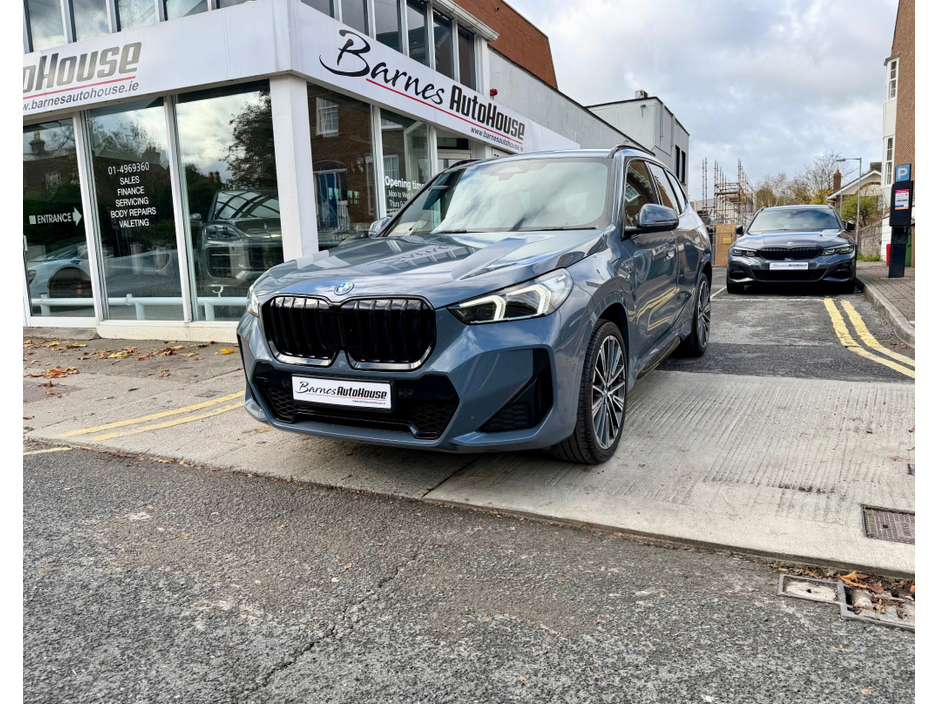 2023 BMW X1 - image 2