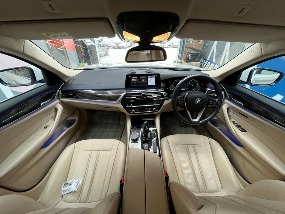 2017 BMW 5 Series - image 20